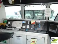 Tàu chở thủy thủ đoàn để bán