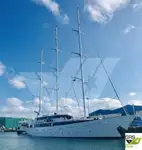 Tàu du lịch để bán