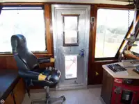 Tàu kéo để bán