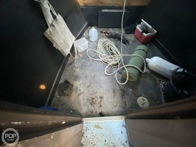 Tàu kéo lưới để bán
