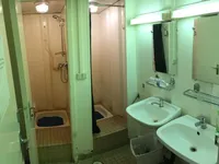 Tàu nghiên cứu để bán