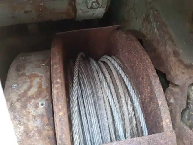 Tàu kéo lưới để bán