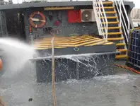 Tàu làm việc để bán