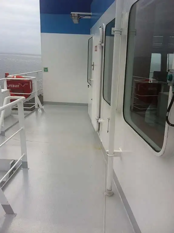 Tàu kéo để bán