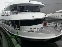 Tàu kéo để bán
