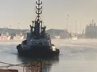 Tàu kéo để bán