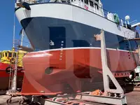 Tàu kéo lưới để bán