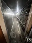 Tàu chở thủy thủ đoàn để bán