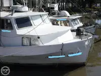 Tàu kéo lưới để bán