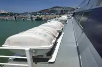 Tàu du lịch để bán