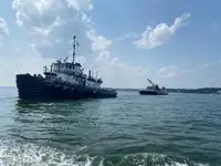 Tàu kéo để bán