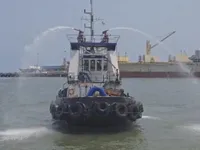 Tàu kéo để bán