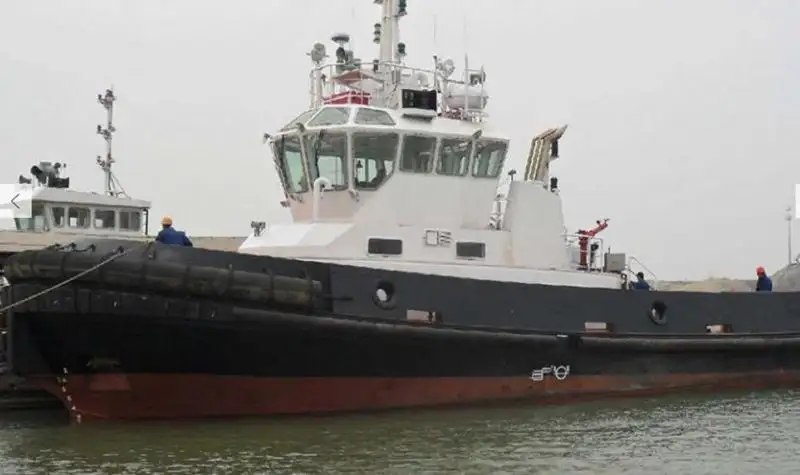 Tàu kéo để bán