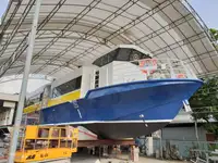 Tàu du lịch để bán
