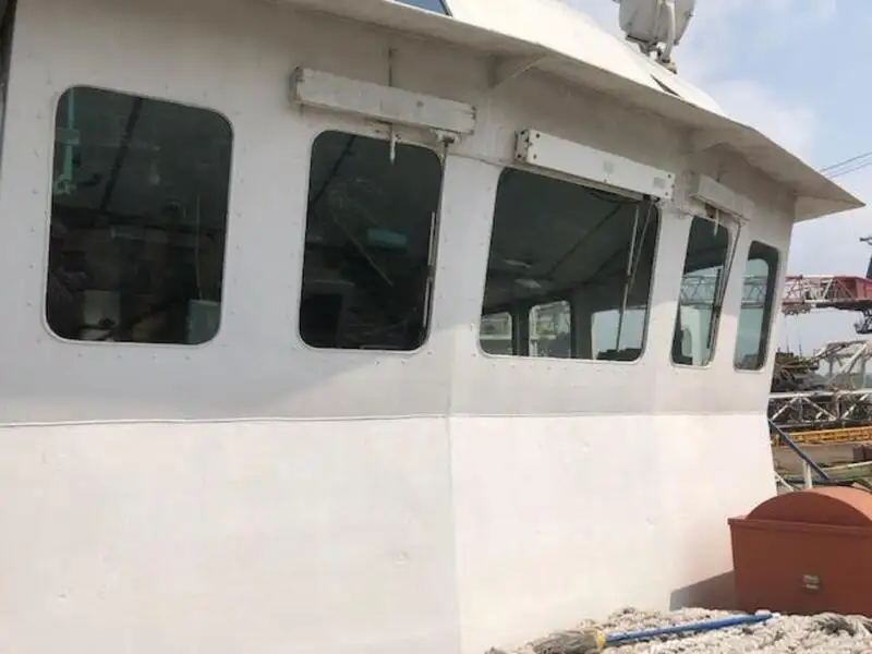 Tàu kéo để bán
