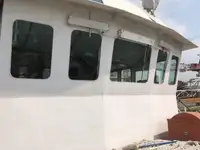 Tàu kéo để bán