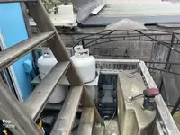 Tàu hai thân để bán