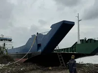 Tàu đổ bộ, chở hàng để bán