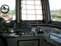 Tàu kéo để bán