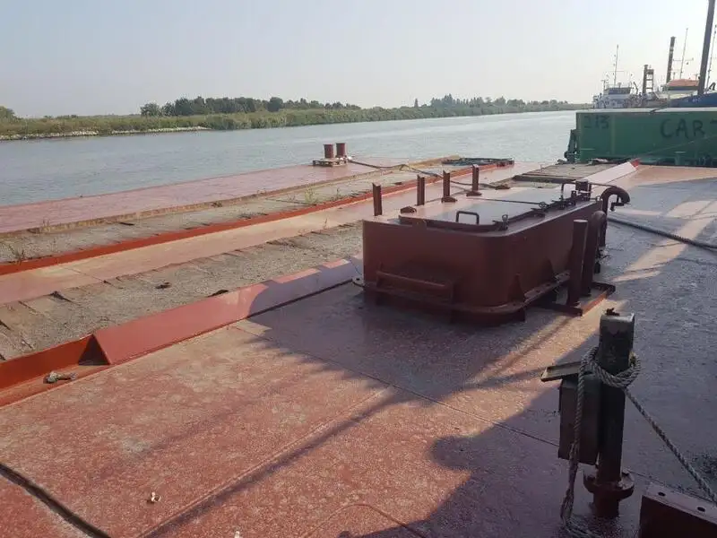 Sà lan để bán
