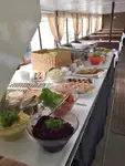 Tàu du lịch để bán