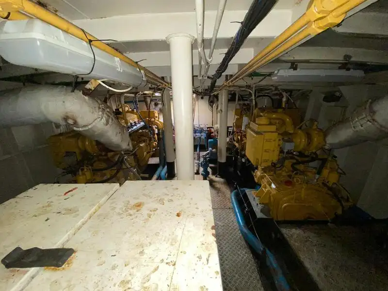 Tàu kéo để bán