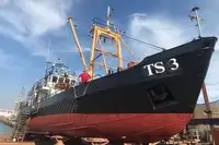 Tàu du lịch để bán