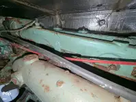 Tàu chở khách và hàng hóa để bán