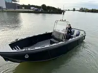 Thuyền tuần tra rao bán