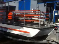 Tàu làm việc để bán