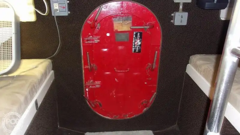 Tàu hỗ trợ lặn để bán