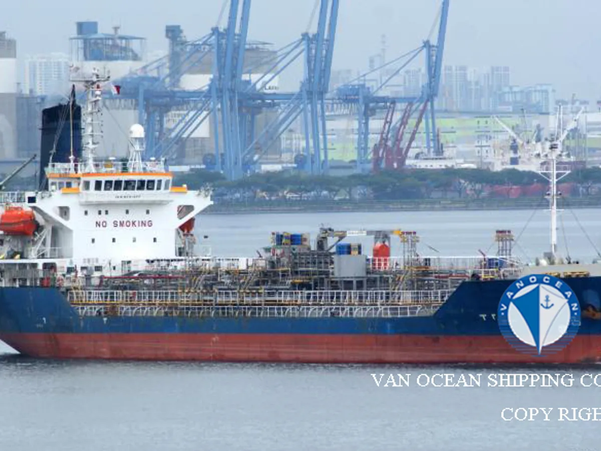 Tàu chở dầu/hóa chất để bán