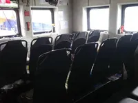 Tàu chở thủy thủ đoàn để bán