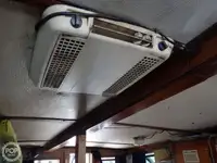 Tàu kéo lưới để bán
