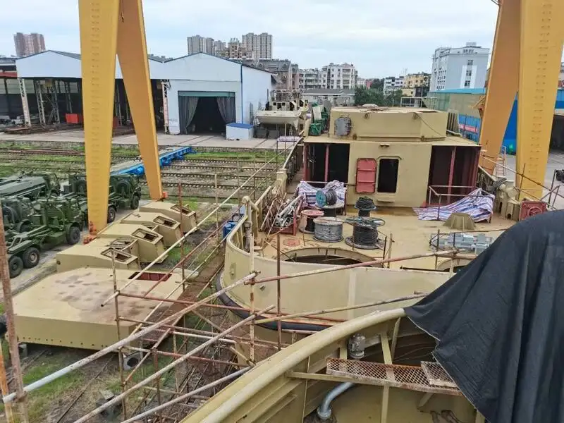 Tàu kéo để bán
