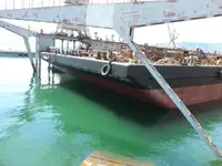 Sà lan để bán