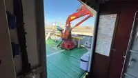 Tàu chở thủy thủ đoàn để bán