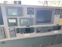 Tàu làm việc để bán