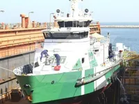 Tàu chở thủy thủ đoàn để bán
