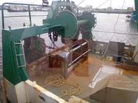 Tàu kéo lưới để bán