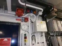 Tàu container để bán
