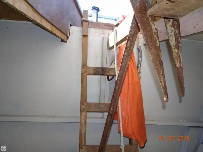 Tàu đánh cá để bán