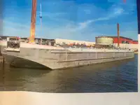 Tàu kéo để bán
