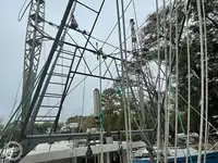 Tàu kéo lưới để bán