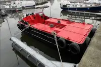 Tàu làm việc để bán