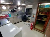 Tàu đổ bộ, chở hàng để bán