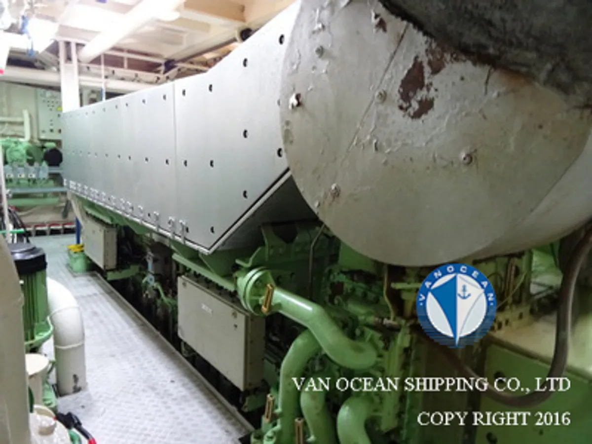 Tàu kéo lưới để bán