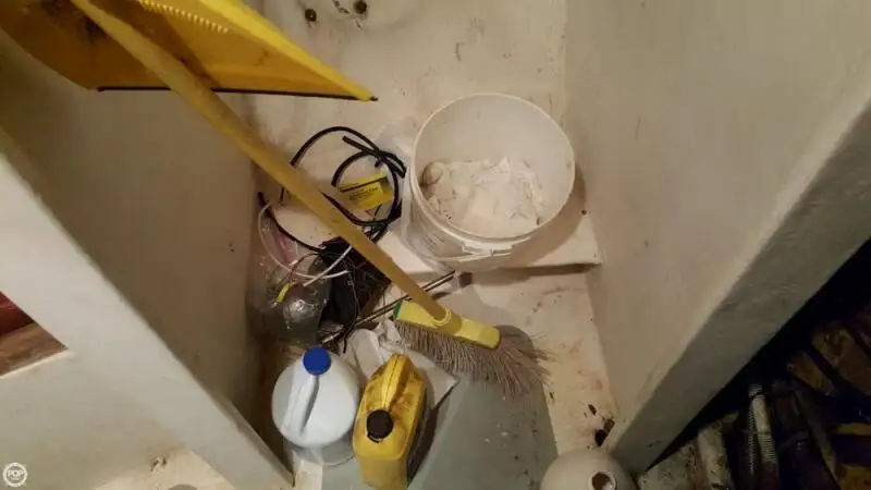 Tàu kéo lưới để bán
