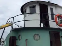 Tàu kéo để bán