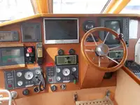 Tàu dẫn đường để bán